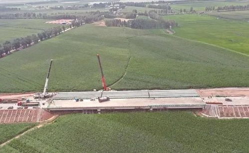 長太高速公路項(xiàng)目全面進(jìn)入路面施工階段